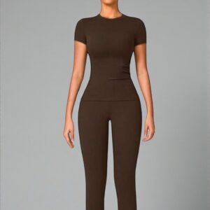 Conjuntos deportivos cafe