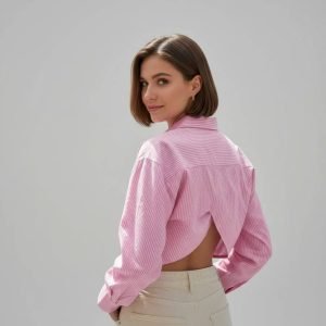 Crop top rosa suave con manga larga