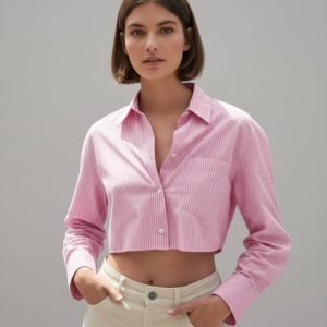Crop top rosa suave con manga larga