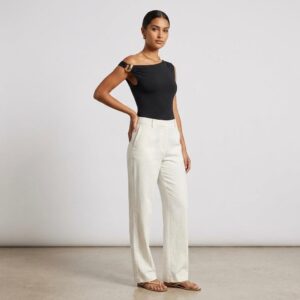 Blusa negra hombro caido