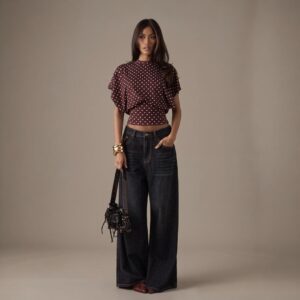 Blusa roja con lunares