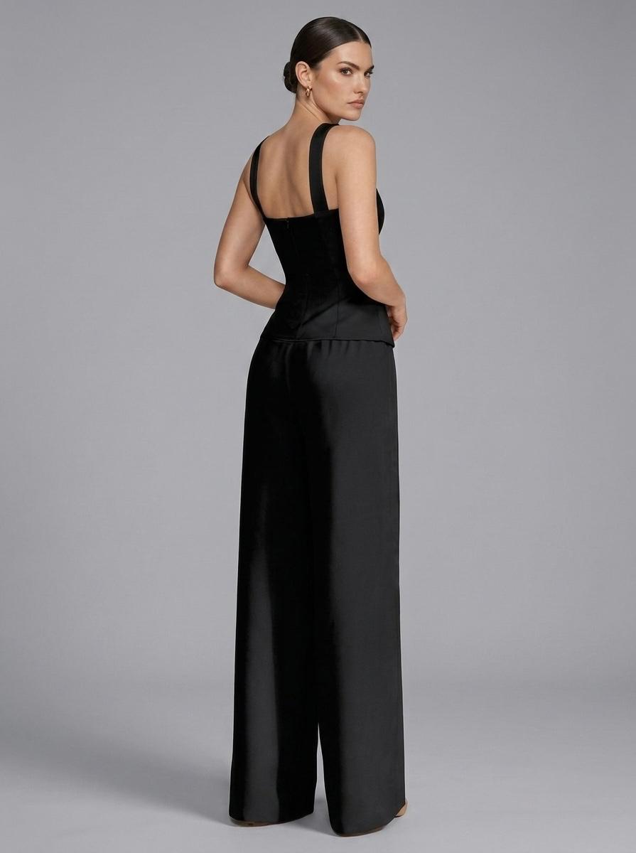 Conjunto Negro Detalle al Cuello 2 Conjunto Negro Detalle al Cuello