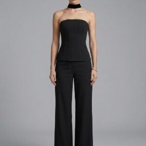 Conjunto Negro Detalle al Cuello