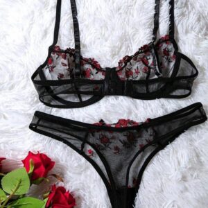 Lenceria Negra Y Flores Rojas
