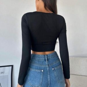 Blusa Negra Con Detalles Dorados