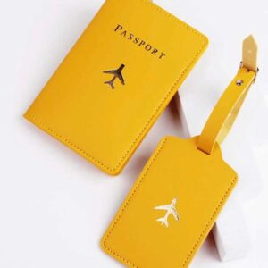 Funda Amarilla Para Pasaporte Con Etiqueta
