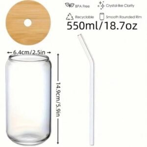 Vaso de vidrio con pajilla