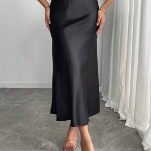 Falda Negra Midi de Saten